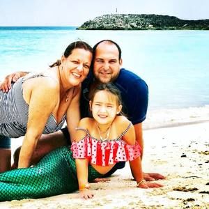 Meet your Posher, Mia fide rose